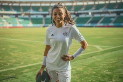Sakina Karchaoui : une carrière inspirante dans le football féminin et ses passions hors du terrain